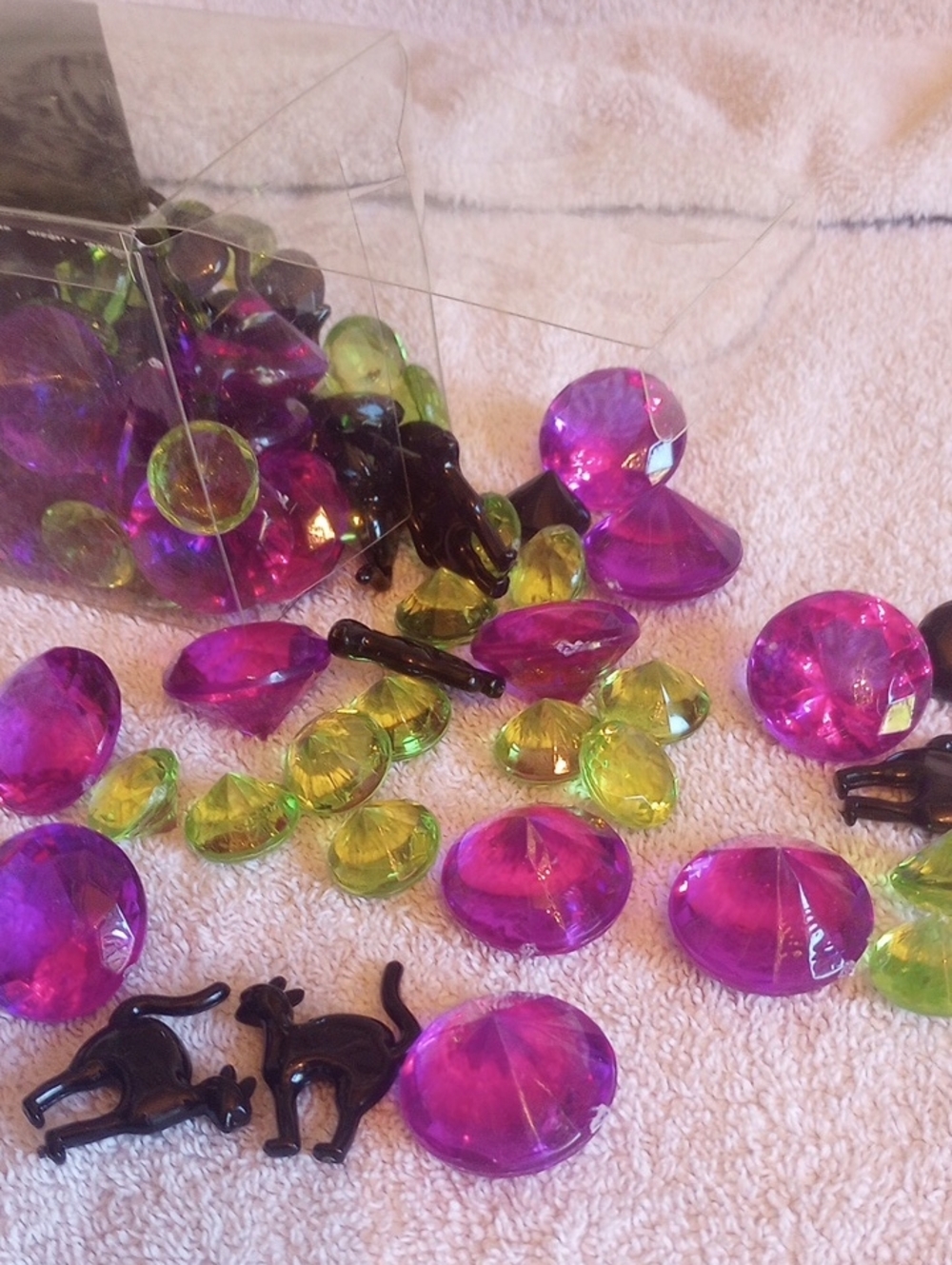 Halloween Gemstone and Cat Accent Mix - Purple, Lime & Black - Picture 1 of 4
